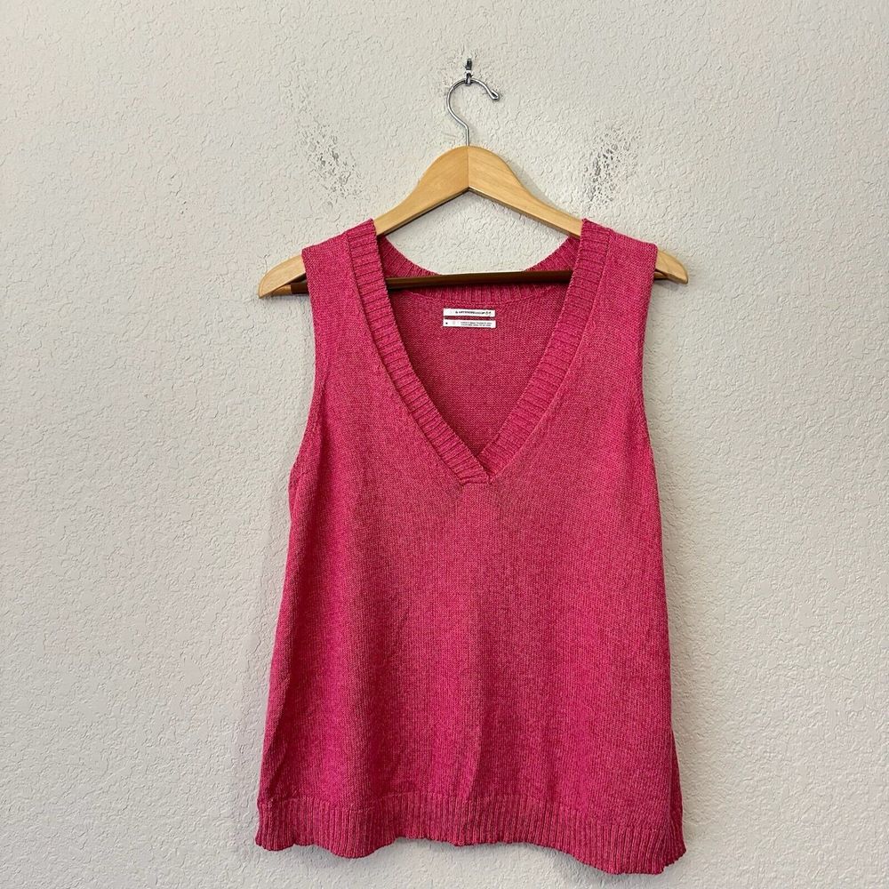 ANTHROPOLOGIE Camilla V-Neck Knit Sweater Tank in Pink